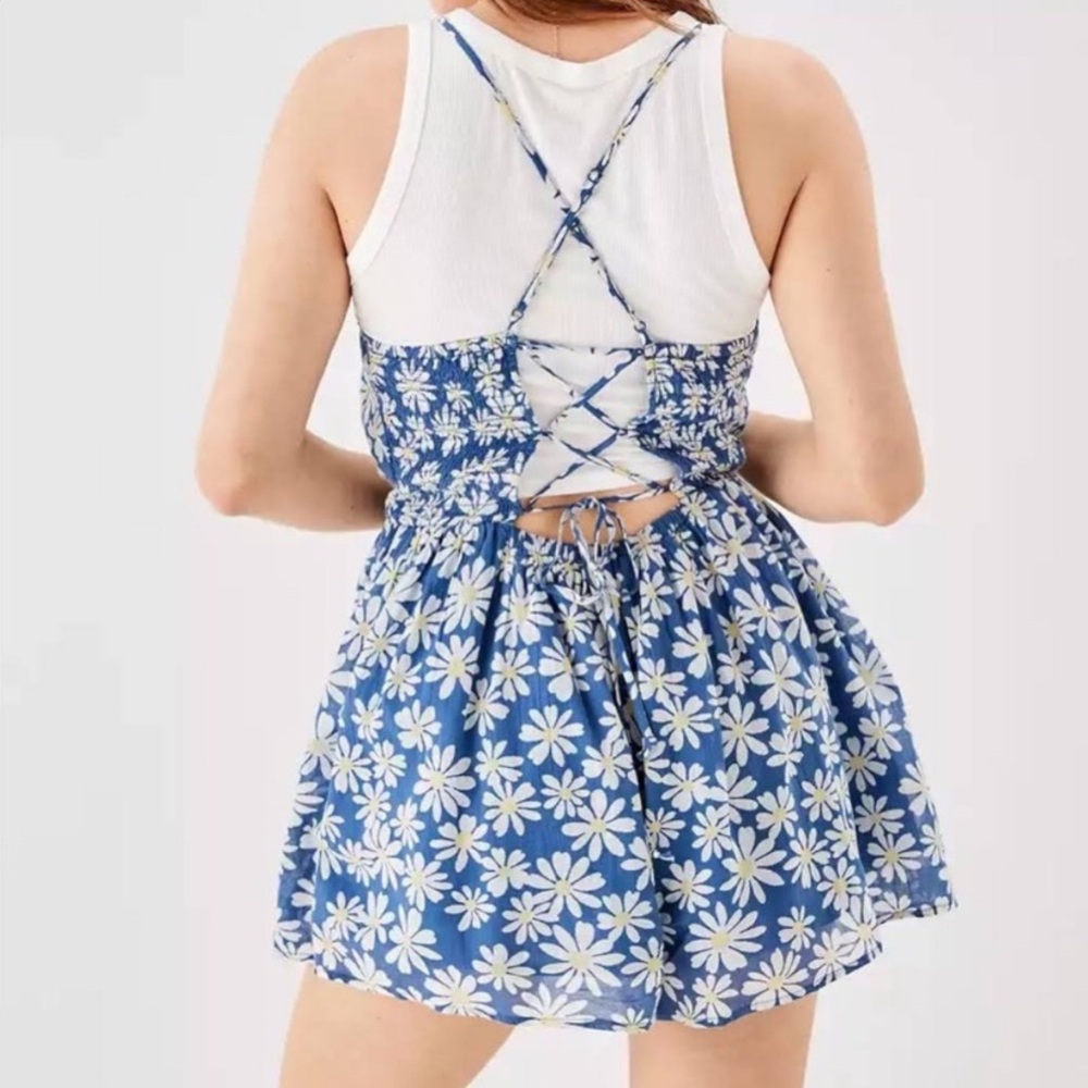 American Eagle Outfitters Daisy Floral Romper - Picture 2 of 8